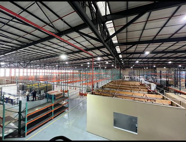 7,486M² WAREHOUSE TO LET IN STRIJDOMPARK